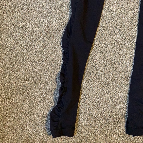 Lululemon leggings! Size 4! - Picture 2 of 8